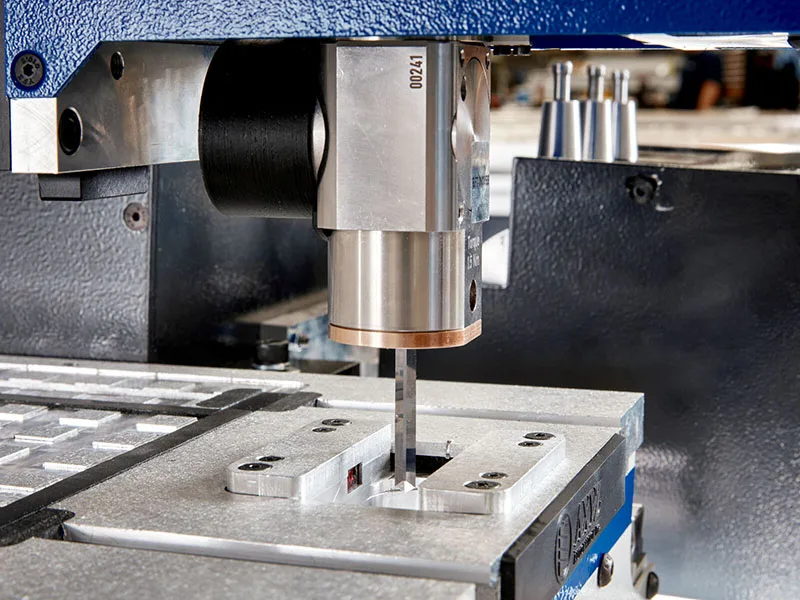 AXYZ TRIDENT – CNC routing and cutting system