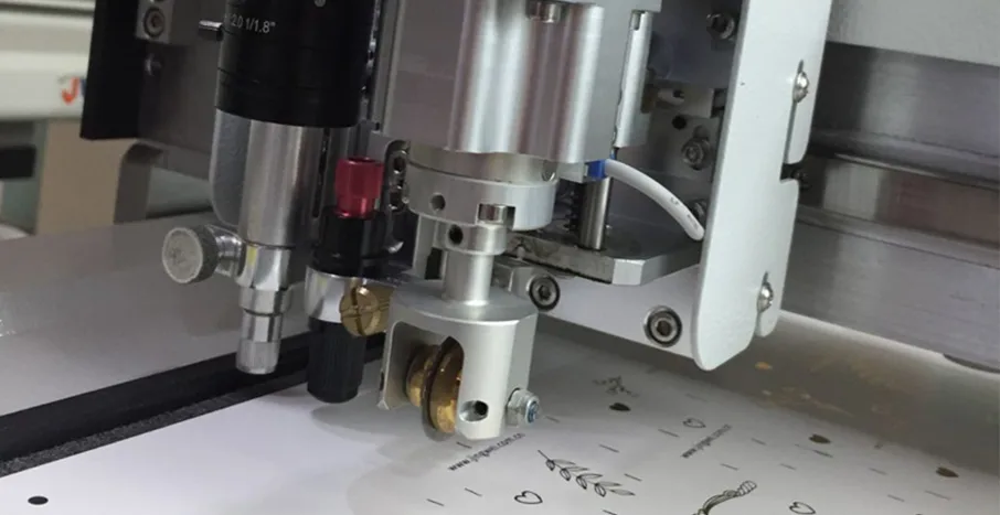 JWEI LST-0604-RM — sheet cutter with automatic feeding